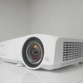 夏普新款投影機